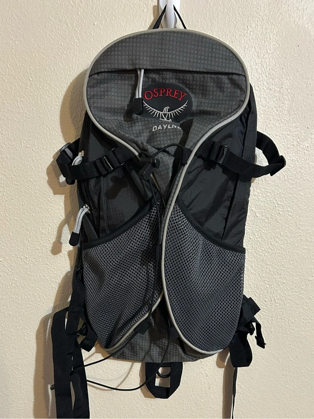 Osprey Daylite Hydration Backpack Gray Black no insert
